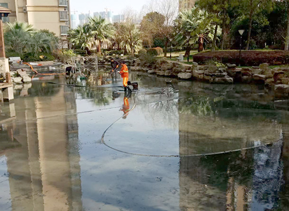 新宾景观池淤泥清理